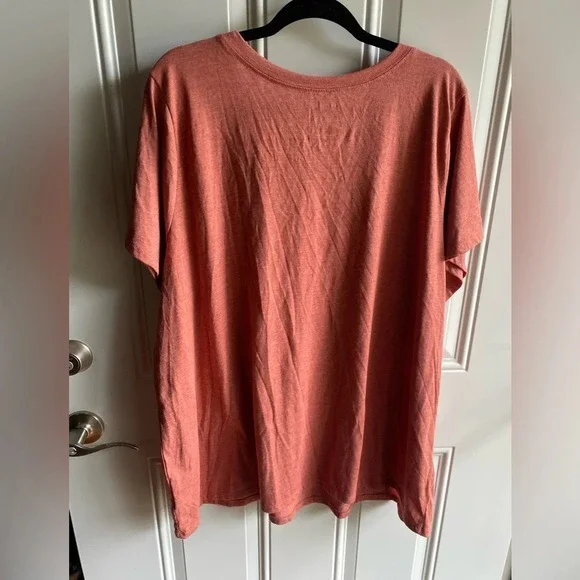 Torrid Super Soft Knits Womens Crew T-Shirt Dusty Red Short Sleeve Stretch Sz 4 - Picture 6 of 7